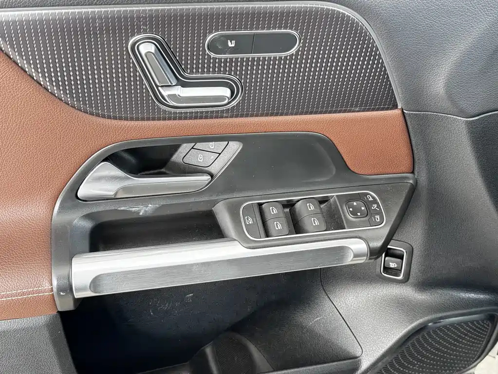 MERCEDES BENZ GLB 2021