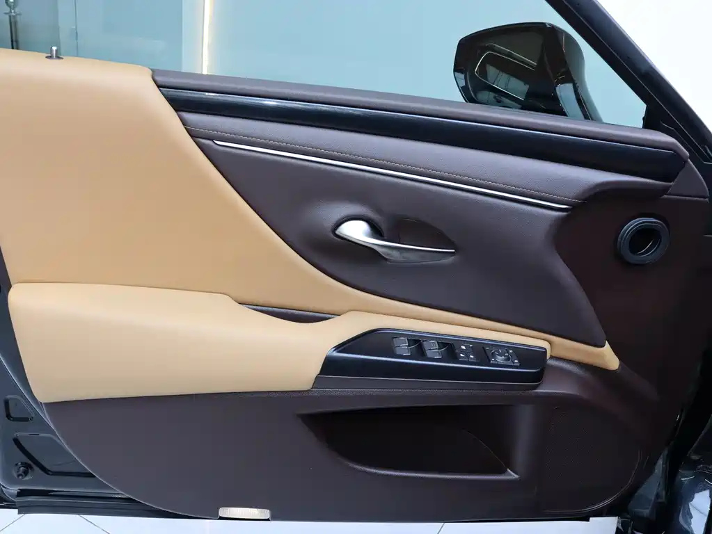 LEXUS ES 2021