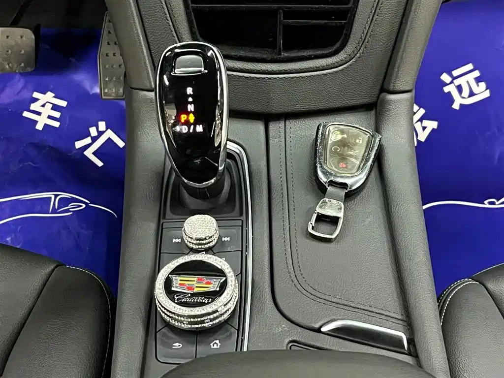 CADILLAC XT6 2021
