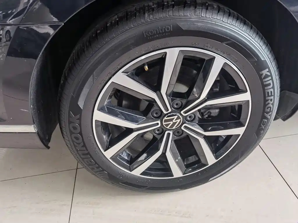VOLKSWAGEN MAGOTAN 2022