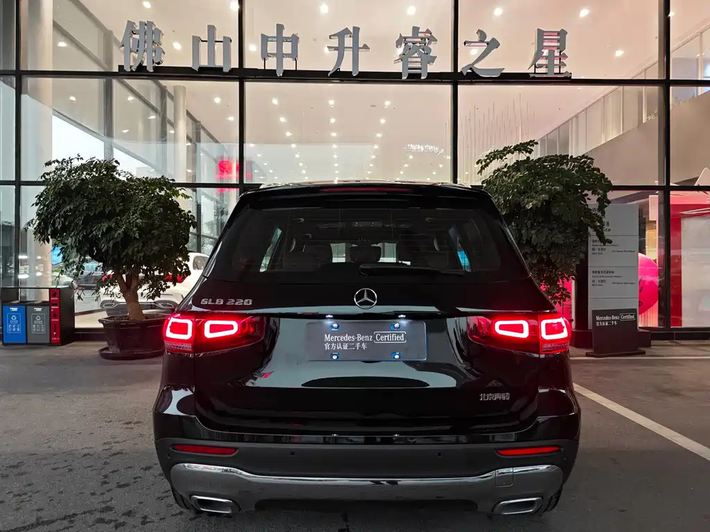 MERCEDES BENZ GLB 2023