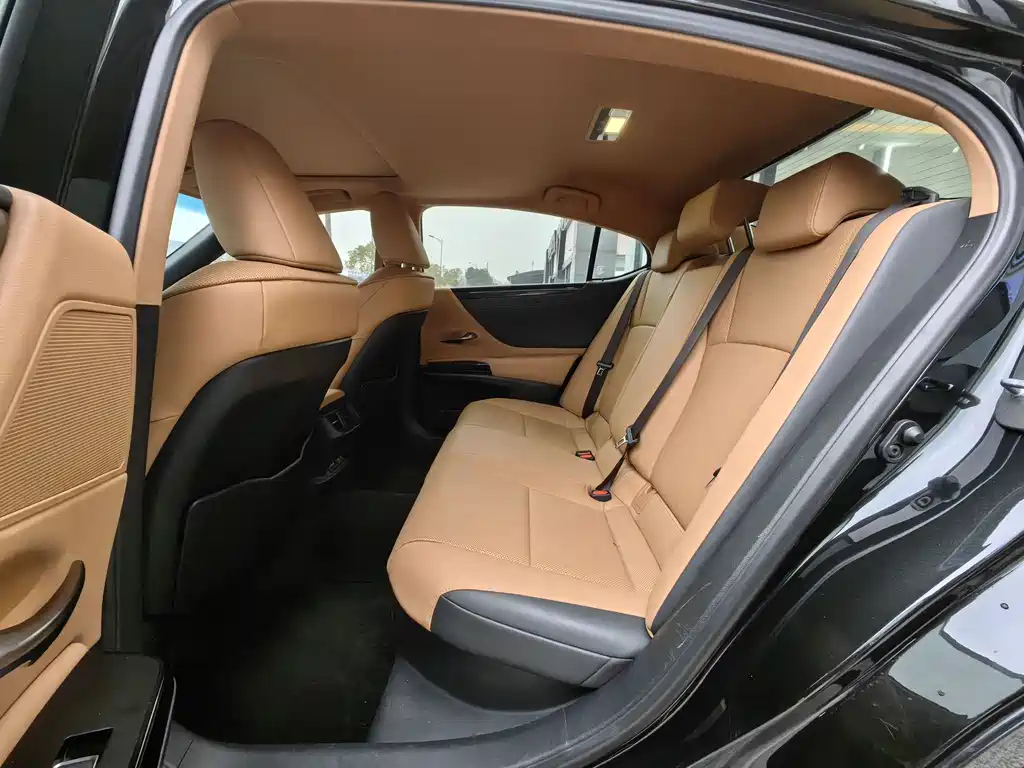 LEXUS ES 2021