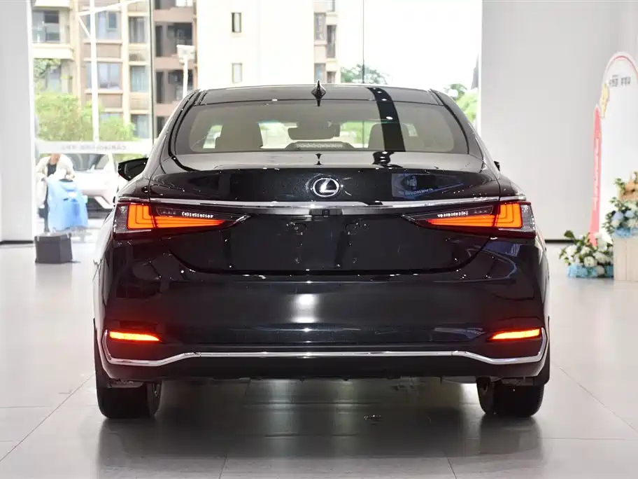 LEXUS ES 2021