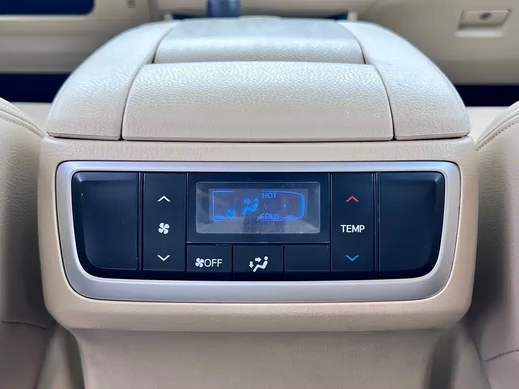 TOYOTA HIGHLANDER 2016