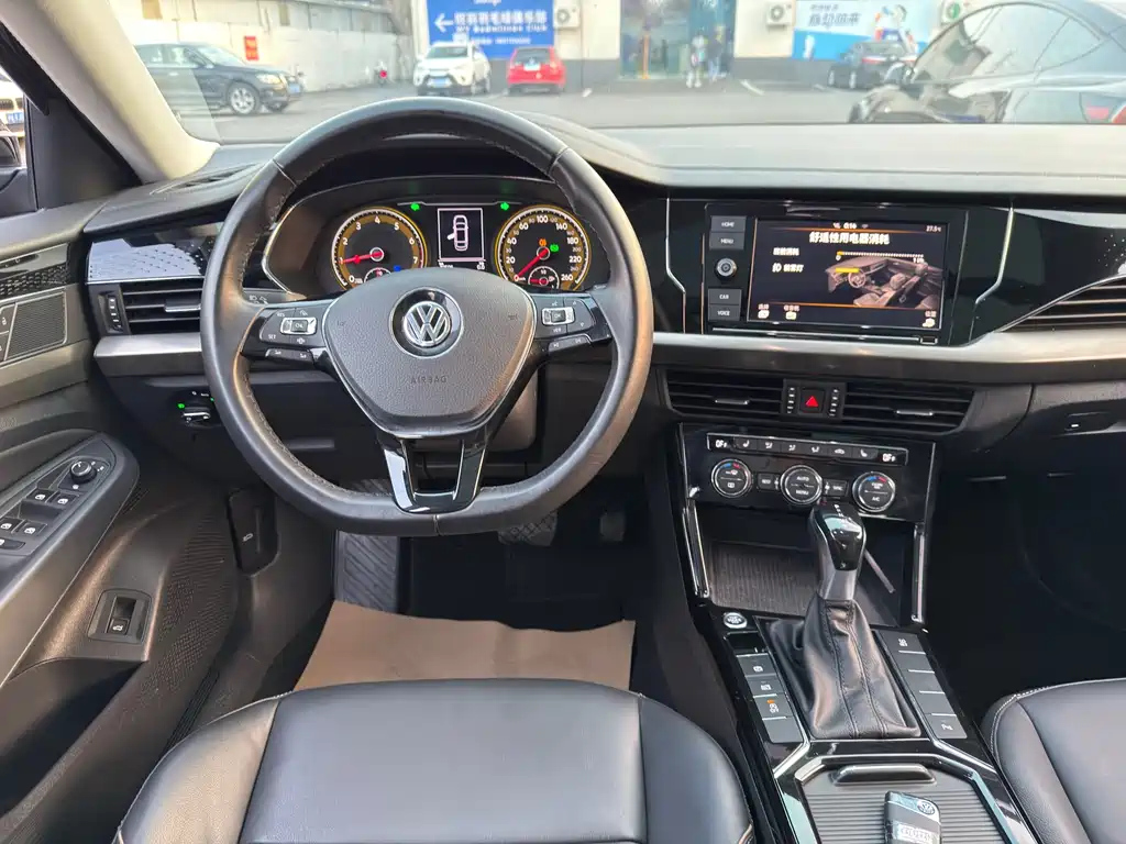 VOLKSWAGEN PASSAT 2020