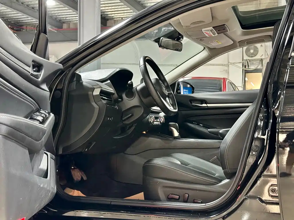 NISSAN TEANA 2021