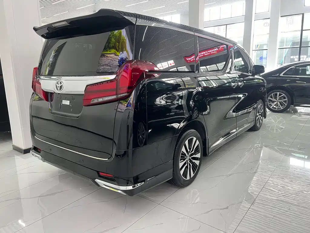 TOYOTA ALPHARD 2016