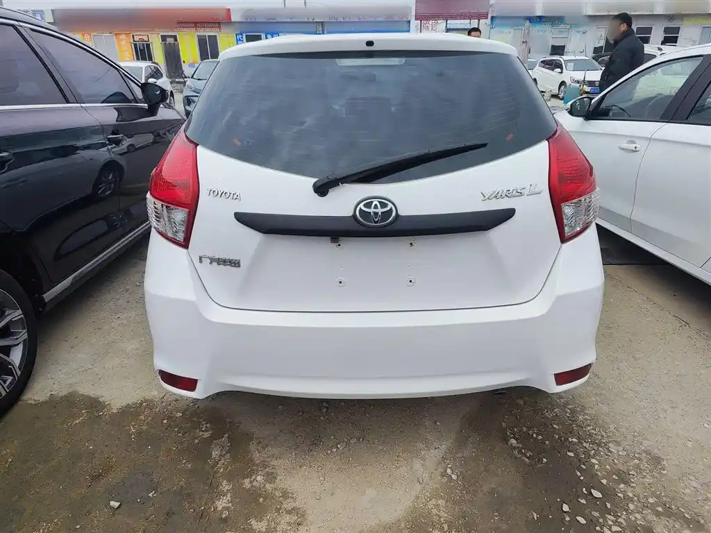 TOYOTA YARIS L DAZZLING 2014