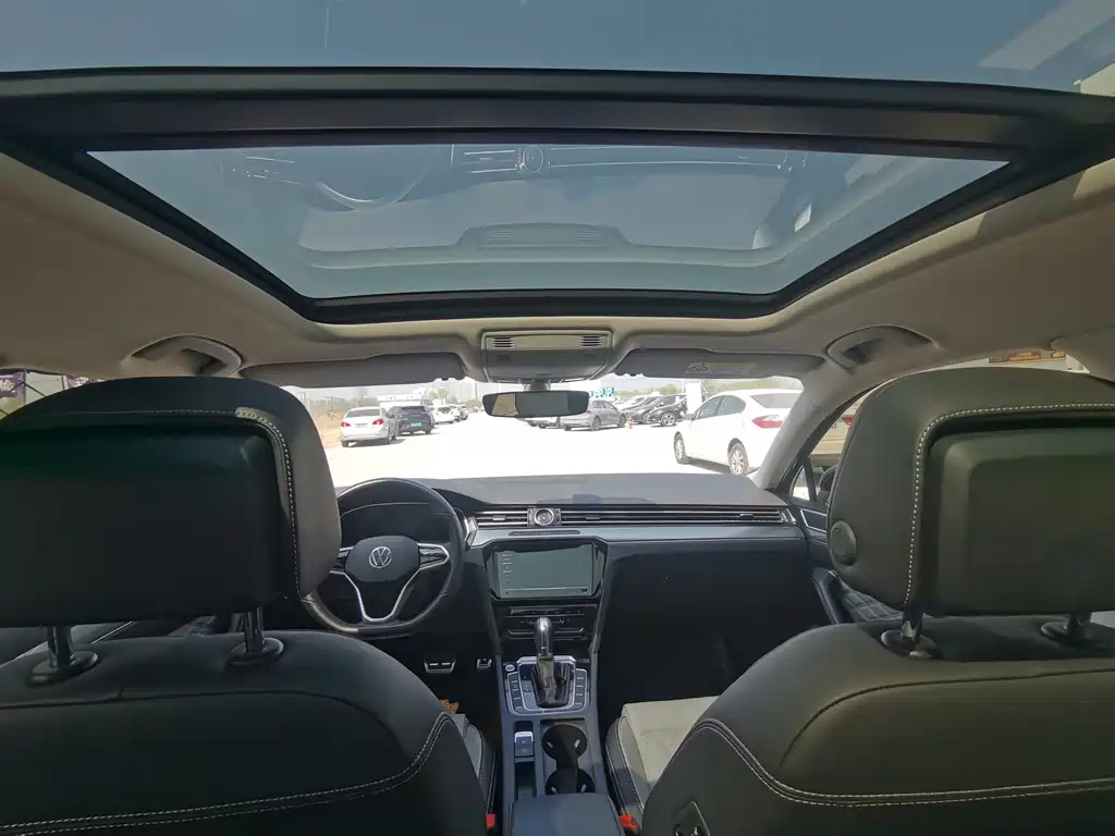 VOLKSWAGEN MAGOTAN 2022