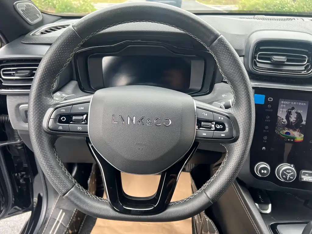 LYNK&CO 03 2021