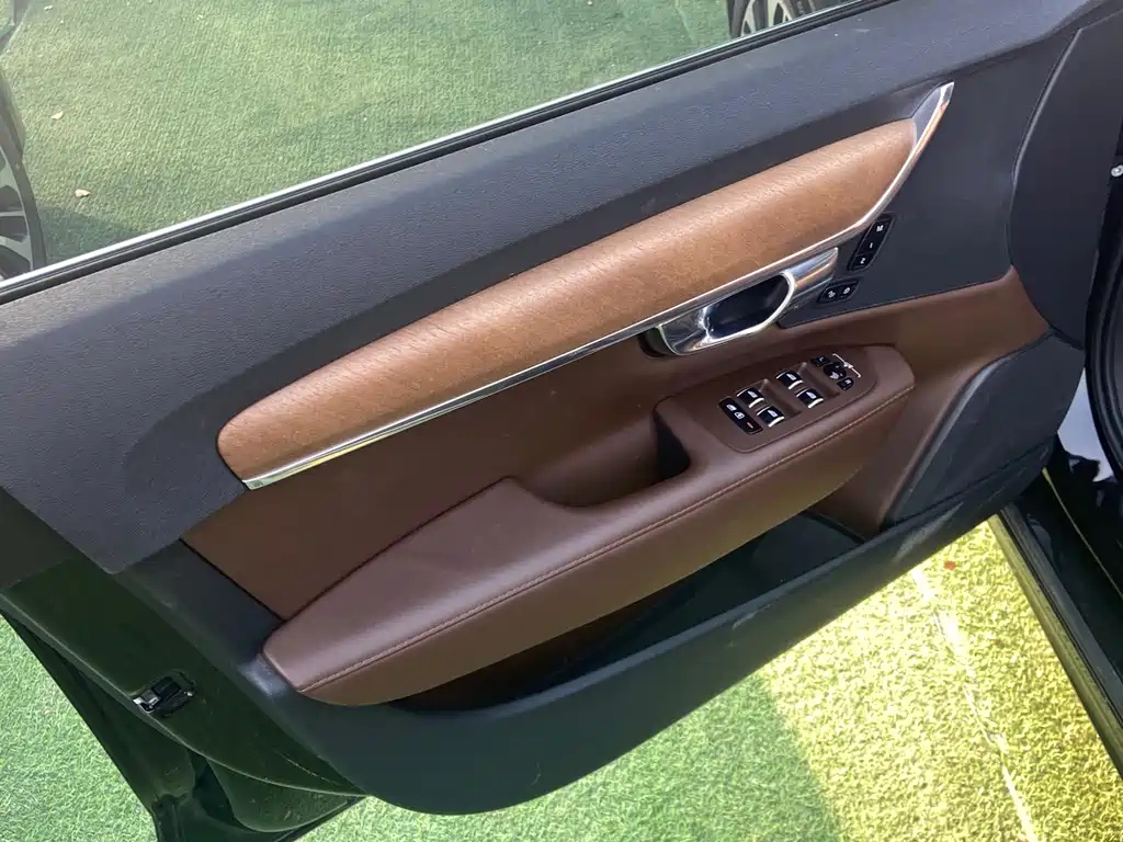 VOLVO S90 2022