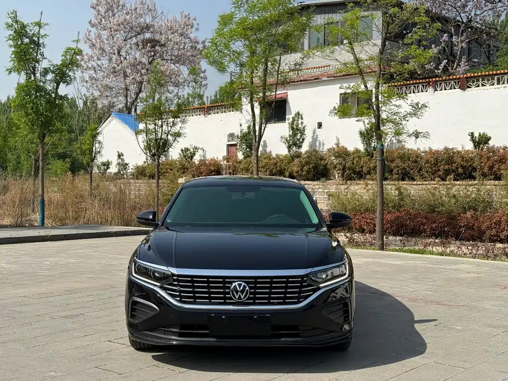 VOLKSWAGEN PASSAT 2022