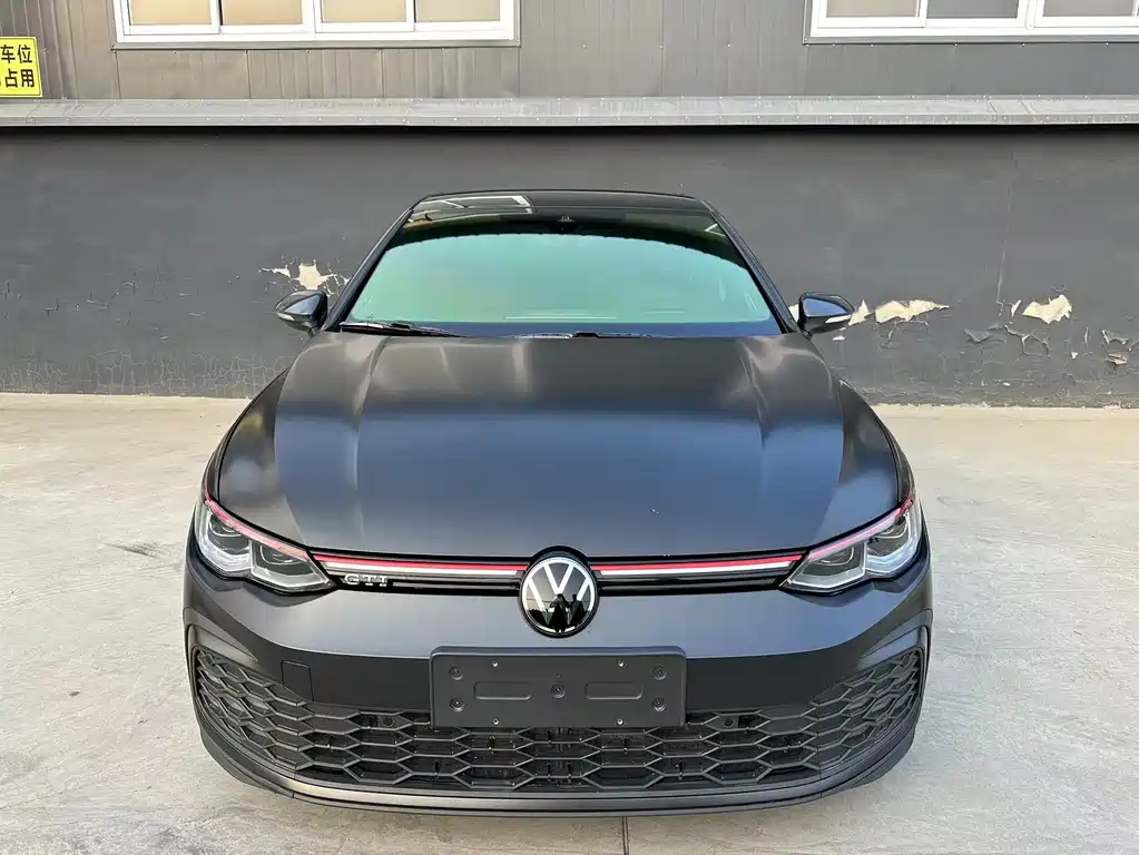 VOLKSWAGEN GOLF 2023