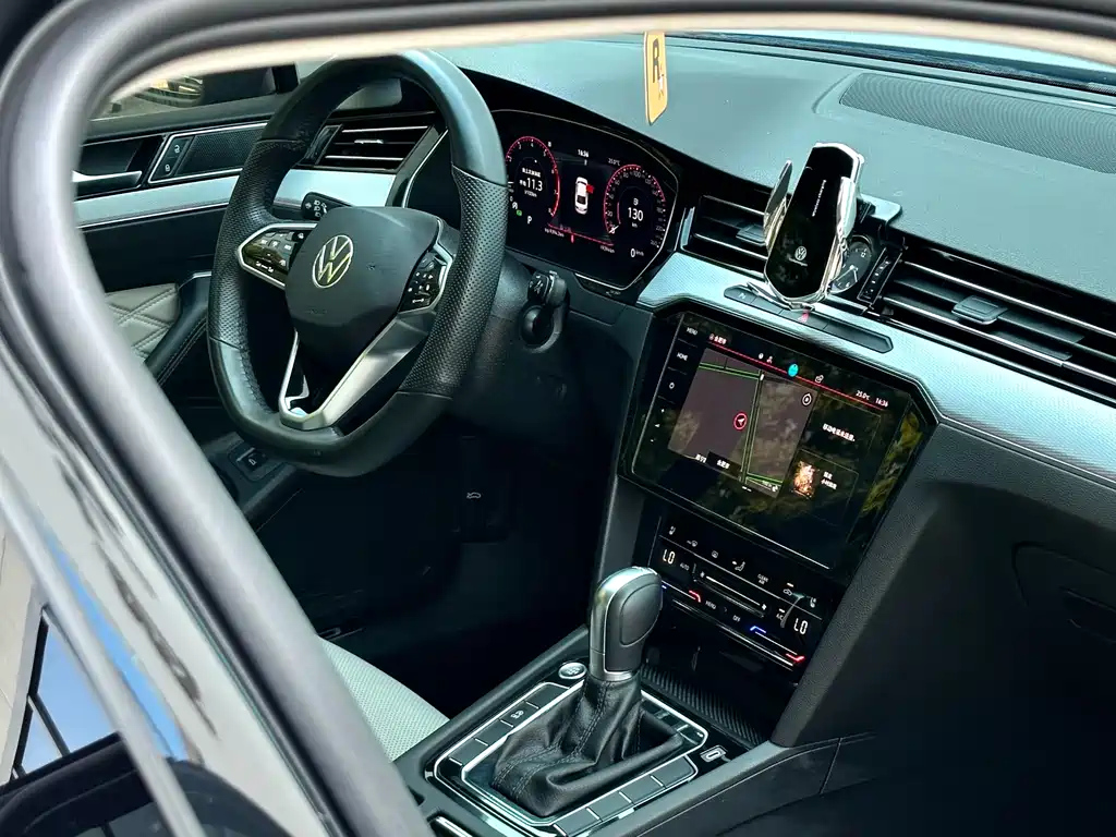 VOLKSWAGEN MAGOTAN 2023