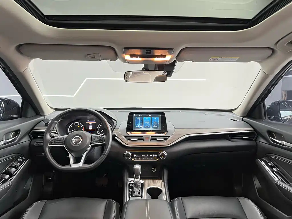 NISSAN TEANA 2022