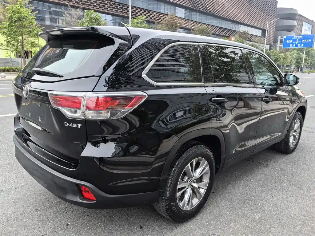 TOYOTA HIGHLANDER 2015