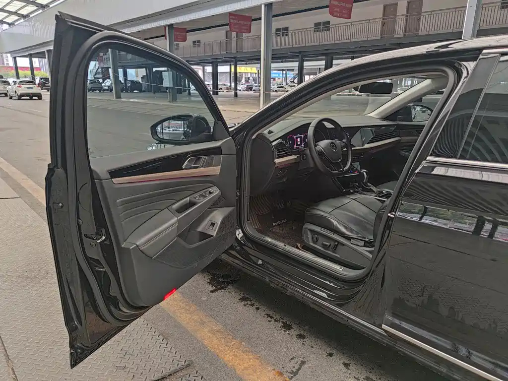 VOLKSWAGEN PASSAT 2021