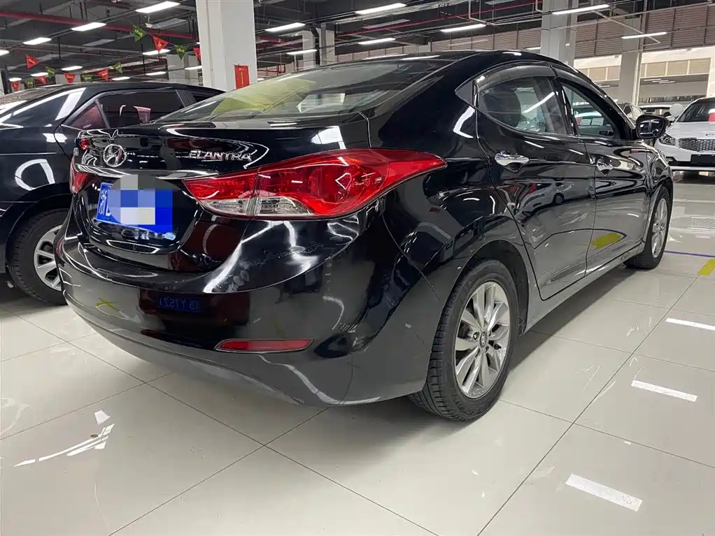 HYUNDAI ELANTRA 2016