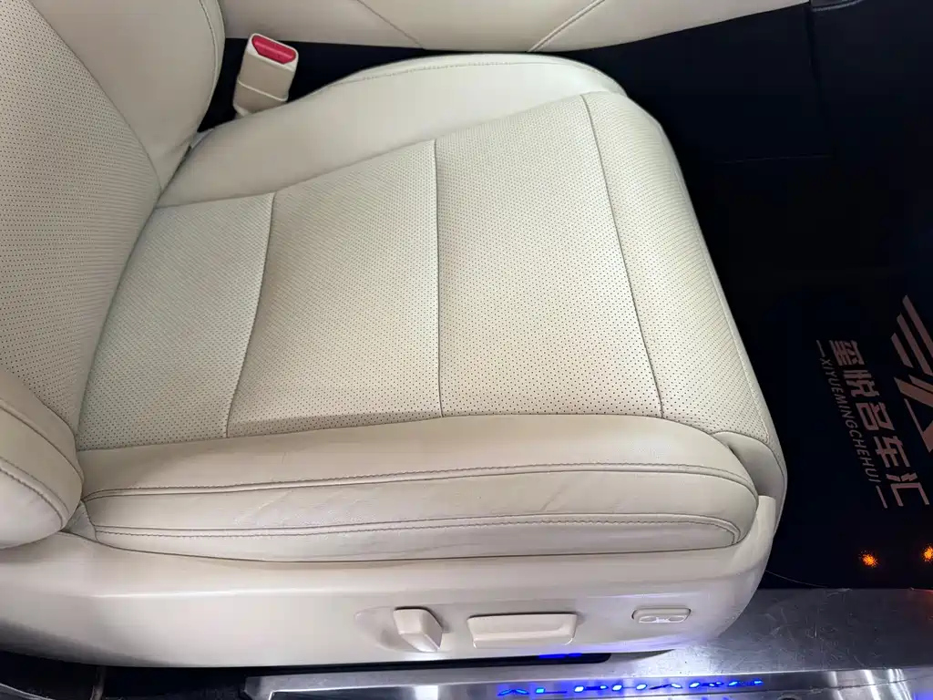 TOYOTA ALPHARD 2017