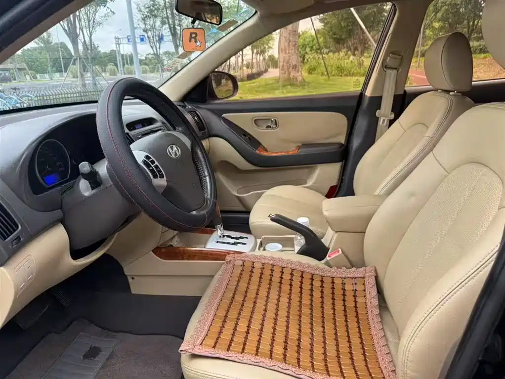 HYUNDAI CELESTA 2010