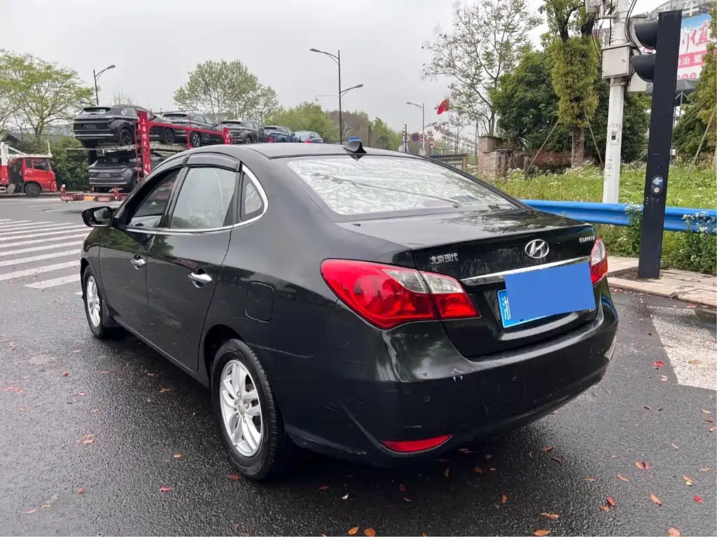 HYUNDAI CELESTA 2012