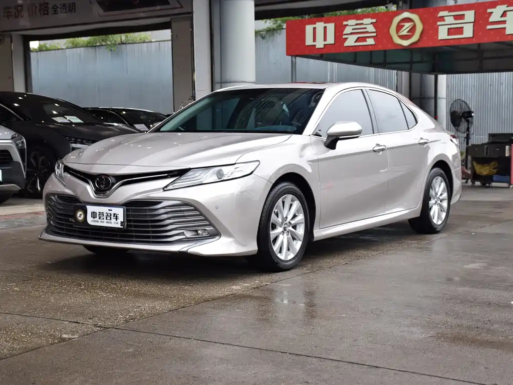 TOYOTA CAMRY 2018