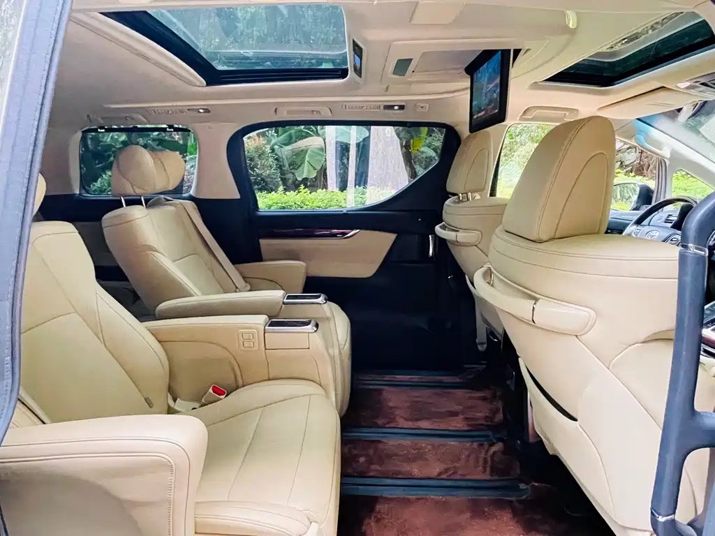 TOYOTA ALPHARD 2017