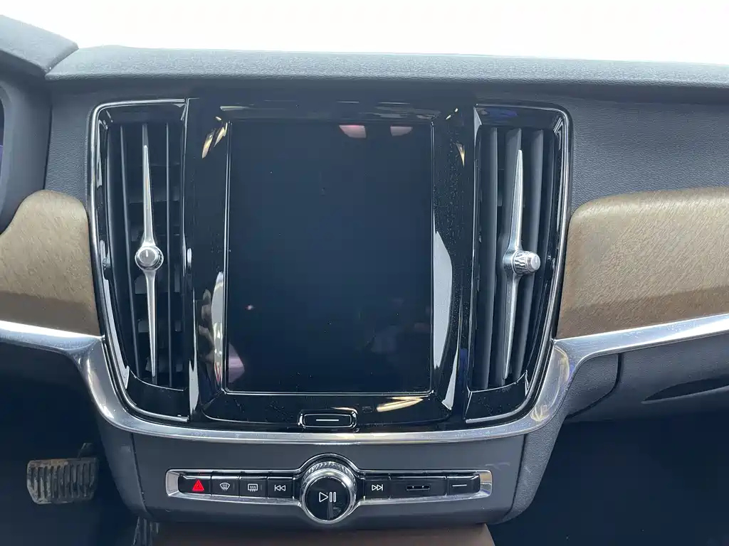 VOLVO S90 2022