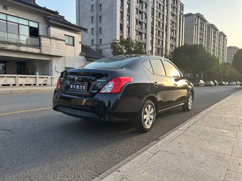 NISSAN SUNNY 2016
