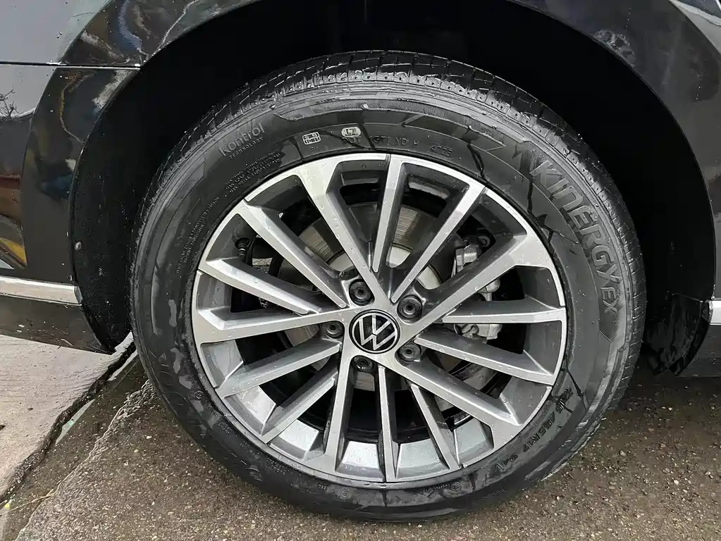 VOLKSWAGEN MAGOTAN 2021