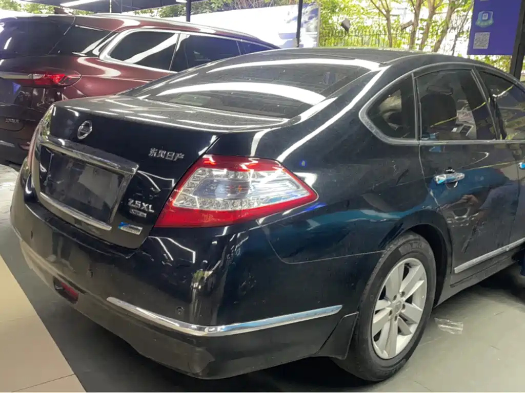 NISSAN TEANA 2011