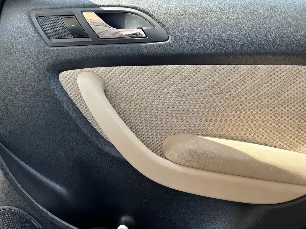 VOLKSWAGEN LAVIDA 2013