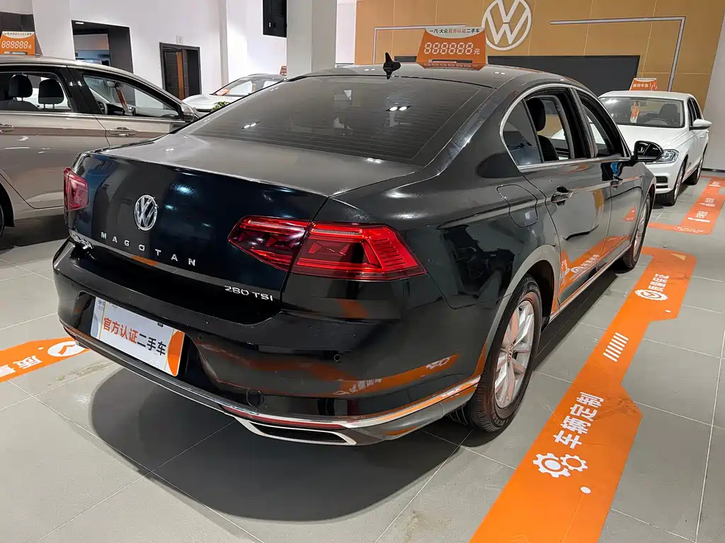 VOLKSWAGEN MAGOTAN 2020