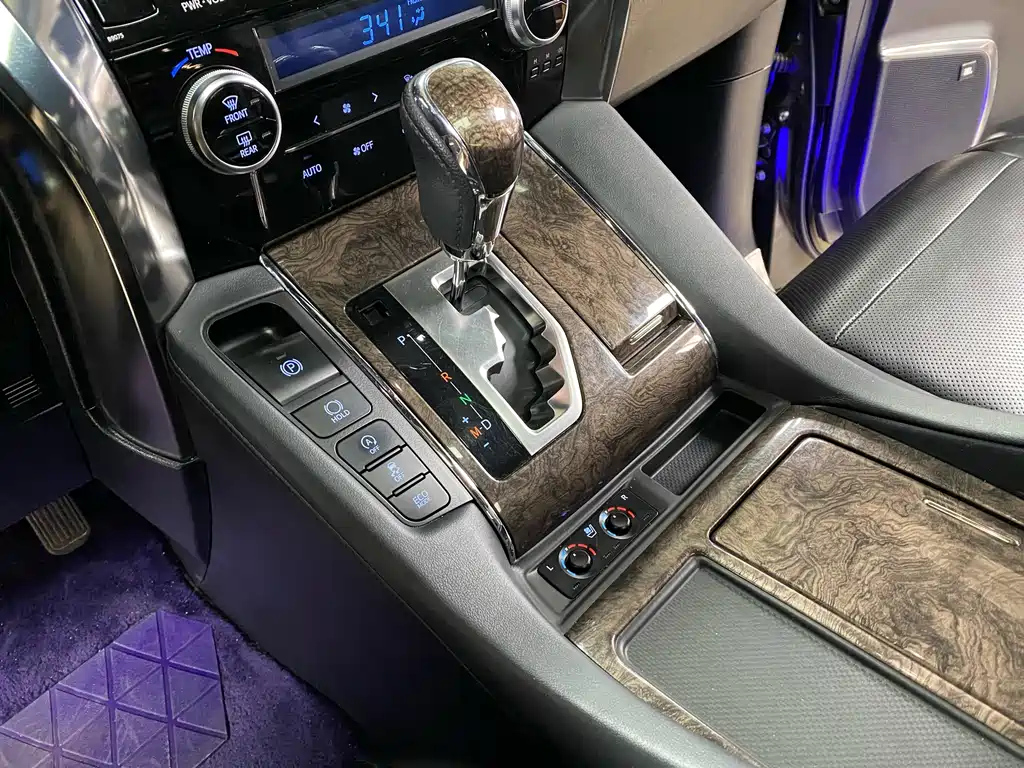 TOYOTA ALPHARD 2018