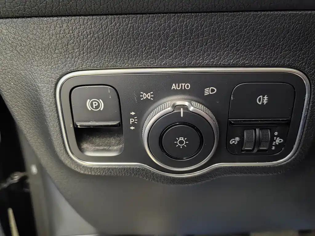 MERCEDES BENZ GLB 2020