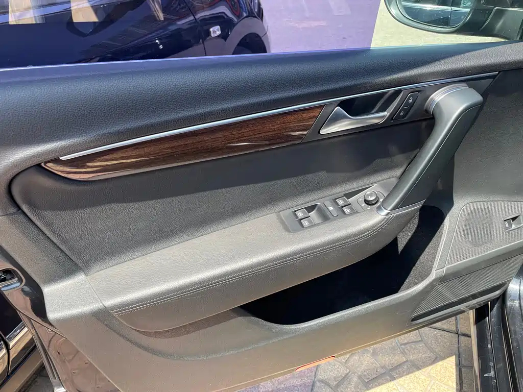 VOLKSWAGEN MAGOTAN 2015