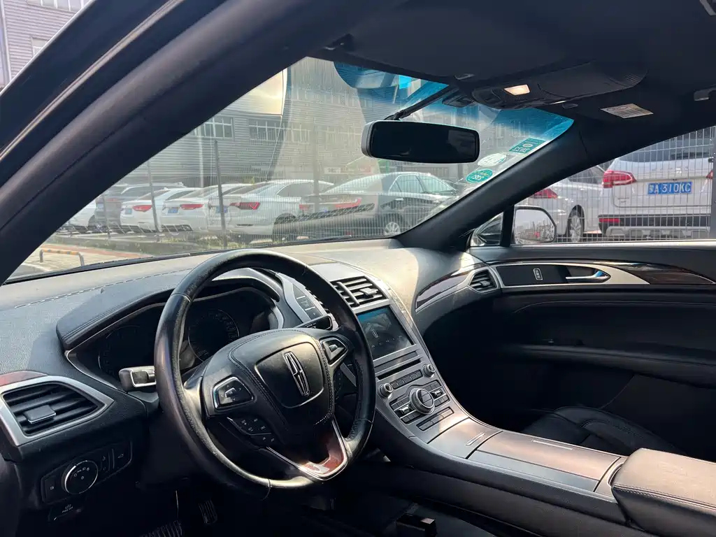 LINCOLN MKZ 2018