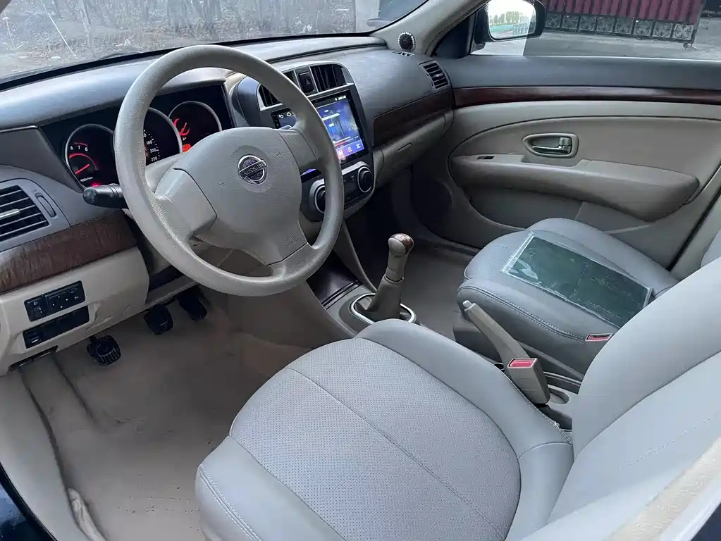 NISSAN SYLPHY 2010