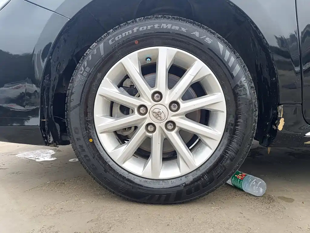 TOYOTA CAMRY 2013
