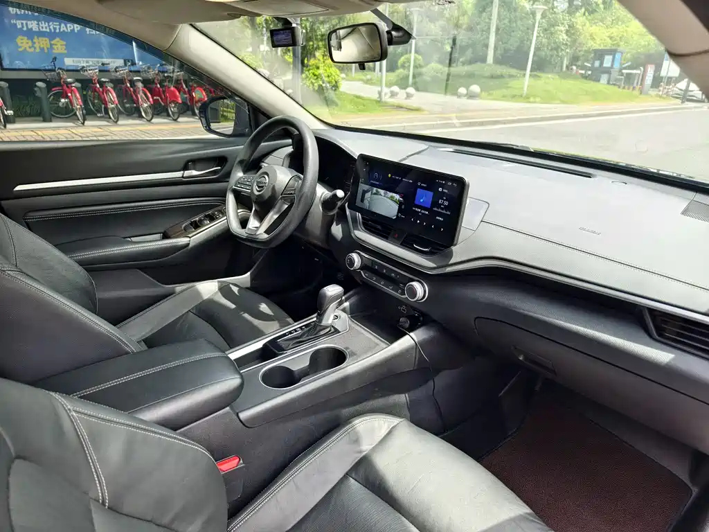NISSAN TEANA 2021
