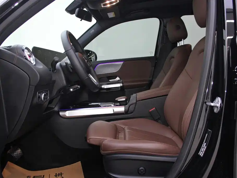 MERCEDES BENZ GLB 2023