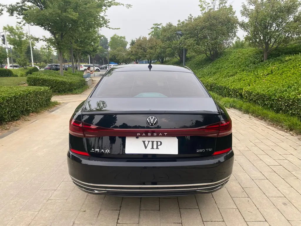 VOLKSWAGEN PASSAT 2022