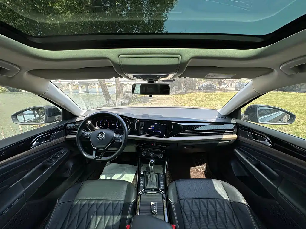 VOLKSWAGEN PASSAT 2020