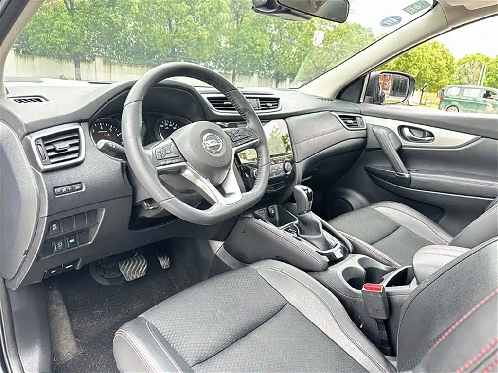NISSAN QASHQAI 2019