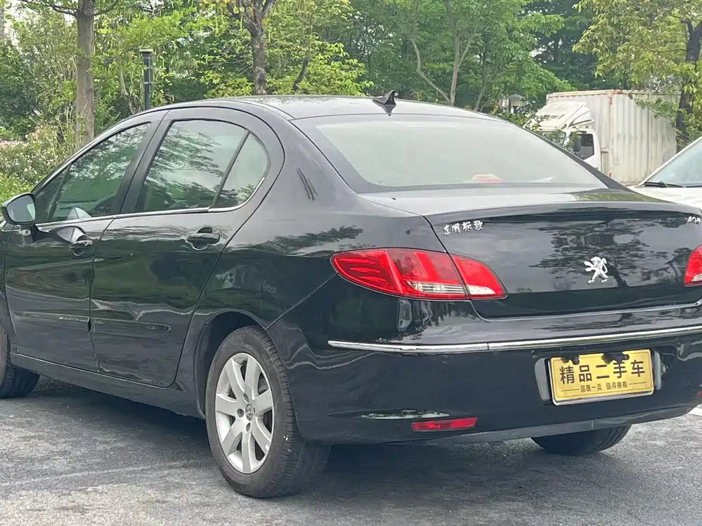 PEUGEOT 408 2011