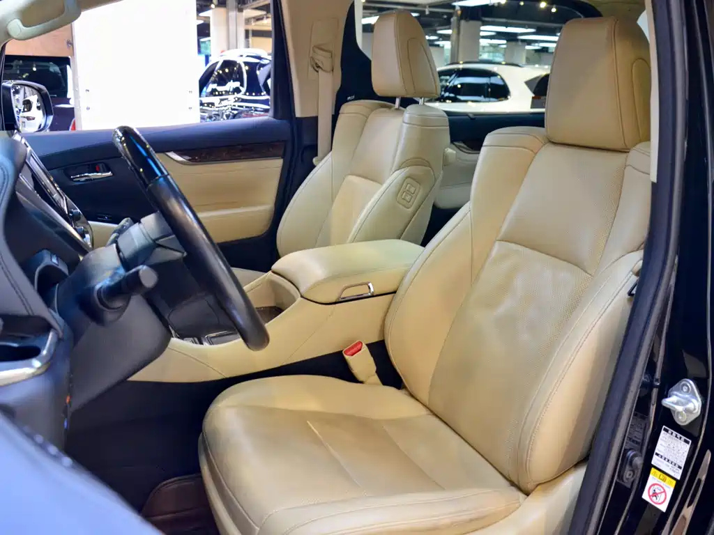 TOYOTA ALPHARD 2018
