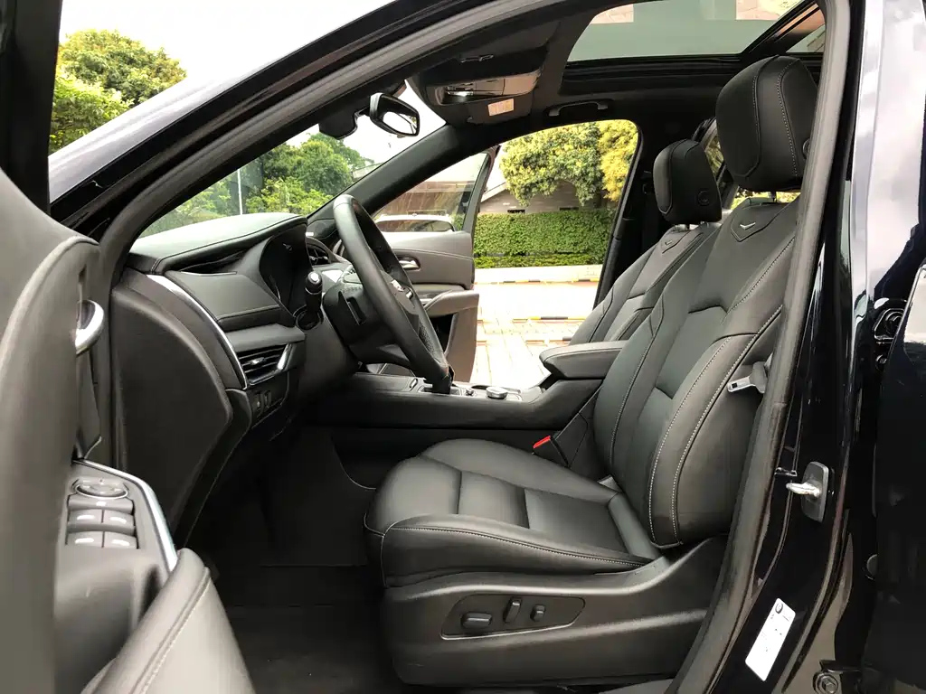 CADILLAC XT4 2021