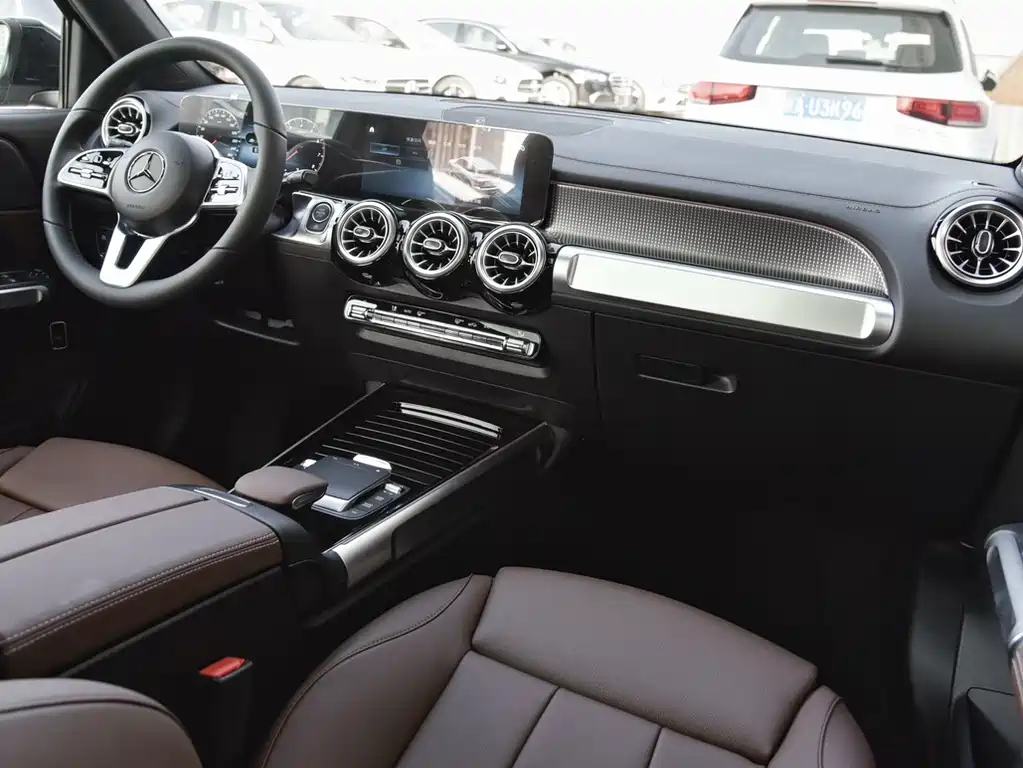 MERCEDES BENZ GLB 2023