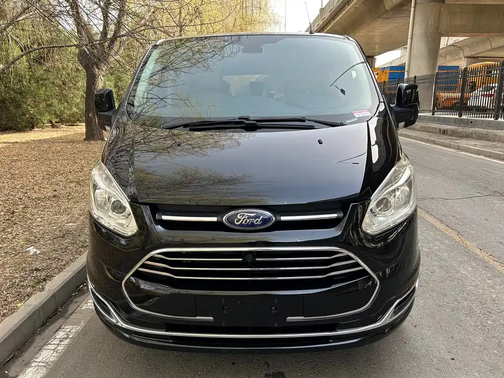FORD TOUREO 2017