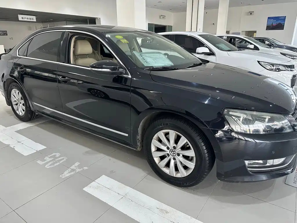 VOLKSWAGEN PASSAT 2015